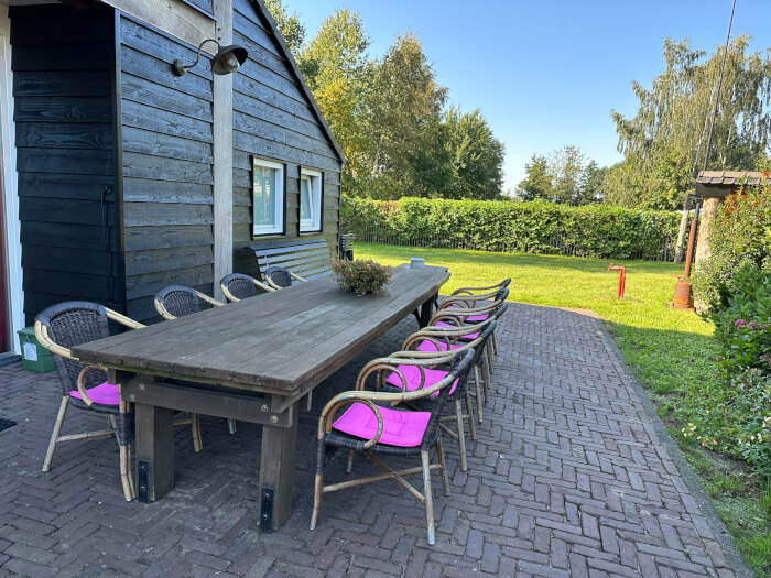 Groepsaccommodatie in Riel (Noord-Brabant) voor 14 personen met 6 slaapkamers en 2 badkamers.