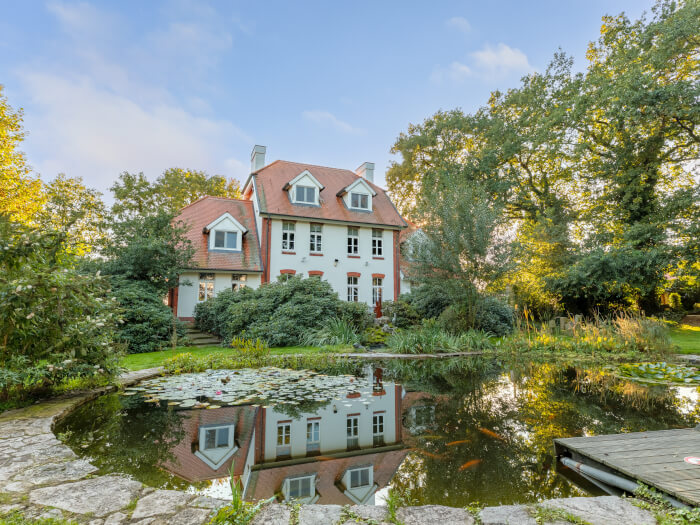 Groepsaccommodatie in Wielen (Overijssel) voor 18 personen met 7 slaapkamers en 3 badkamers.