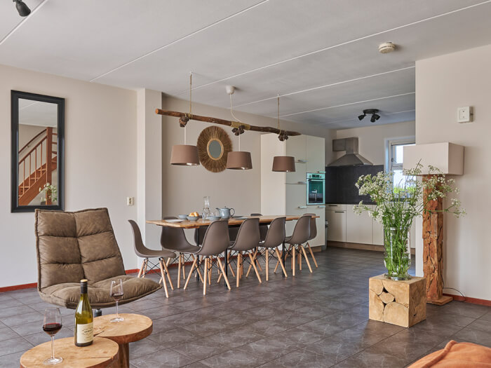 Groepsaccommodatie in Hippolytushoef (Noord-Holland) voor 10 personen met 4 slaapkamers en 2 badkamers.