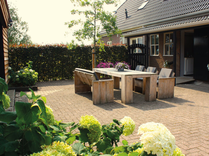 Groepsaccommodatie in Kuinre (Overijssel) voor 8 personen met 3 slaapkamers en 3 badkamers.