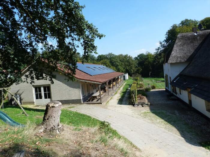 Groepsaccommodatie in Berg en Dal (Gelderland) voor 4 personen met 2 slaapkamers en 1 badkamers.