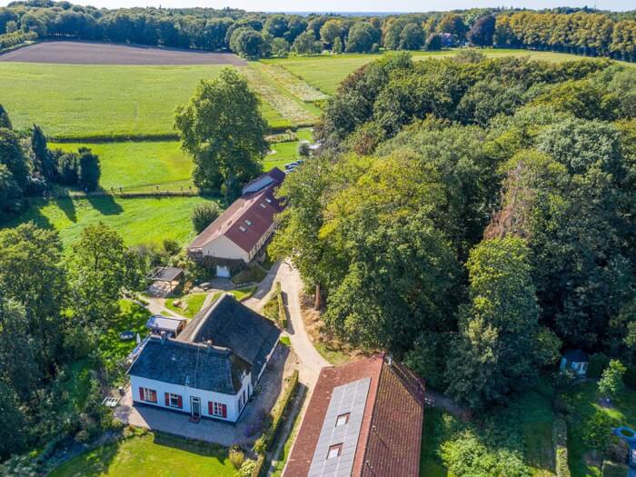 Groepsaccommodatie in Berg en Dal (Gelderland) voor 4 personen met 2 slaapkamers en 1 badkamers.