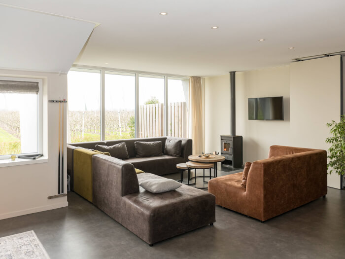Groepsaccommodatie in Zuidzande (Zeeland) voor 8 personen met 4 slaapkamers en 4 badkamers.