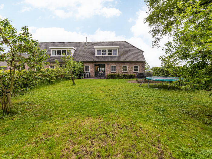 Groepsaccommodatie in Berlicum (Noord-Brabant) voor 14 personen met 5 slaapkamers en 5 badkamers.