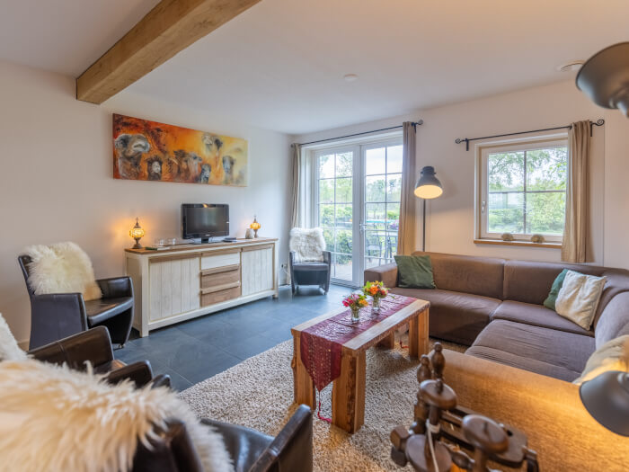 Groepsaccommodatie in Berlicum (Noord-Brabant) voor 14 personen met 5 slaapkamers en 5 badkamers.