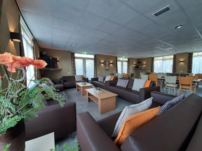 Groepsaccommodatie in Schaijk (Noord-Brabant) voor 30 personen met 8 slaapkamers en 6 badkamers.