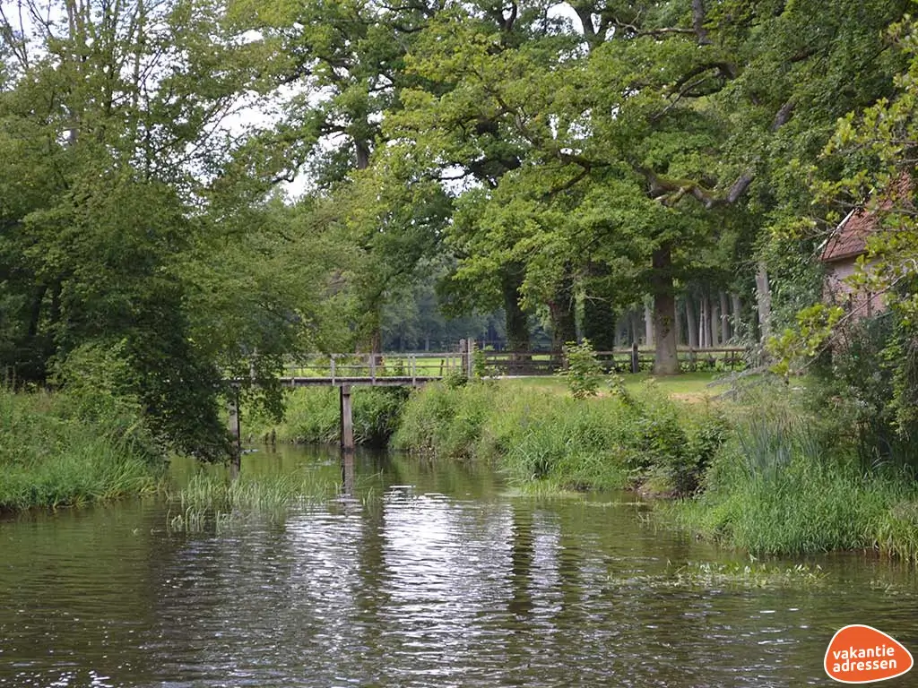 Groepsaccommodatie in Denekamp (Overijssel) voor 10 personen met 5 slaapkamers en 2 badkamers.