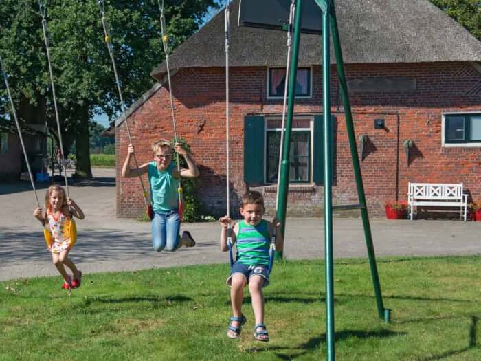 Groepsaccommodatie in Moergestel (Noord-Brabant) voor 14 personen met 5 slaapkamers en 2 badkamers.