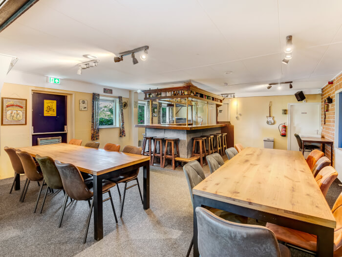 Groepsaccommodatie in Vollenhove (Overijssel) voor 30 personen met 10 slaapkamers en 10 badkamers.