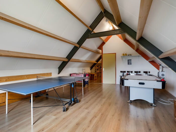 Groepsaccommodatie in Rekken (Gelderland) voor 14 personen met 7 slaapkamers en 3 badkamers.