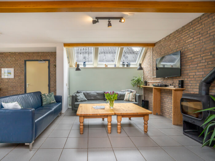 Groepsaccommodatie in Vierhuizen (Groningen) voor 34 personen met 10 slaapkamers en 6 badkamers.