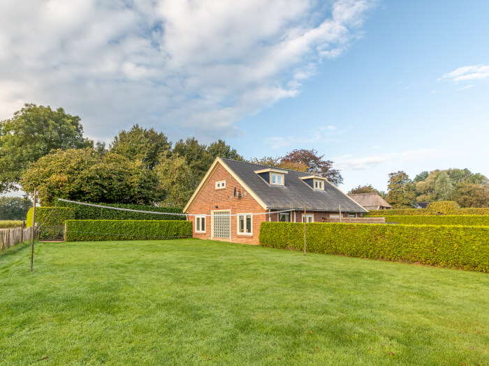Groepsaccommodatie in Hengelo (Gld) (Gelderland) voor 20 personen met 9 slaapkamers en 4 badkamers.