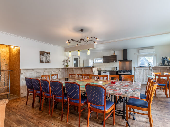 Groepsaccommodatie in Hengelo (Gld) (Gelderland) voor 20 personen met 9 slaapkamers en 4 badkamers.