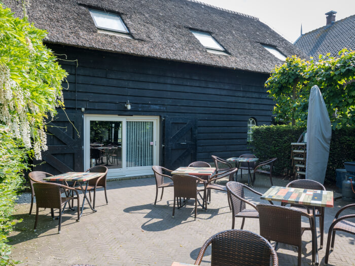 Groepsaccommodatie in Ottoland (Zuid-Holland) voor 30 personen met 4 slaapkamers en 4 badkamers.