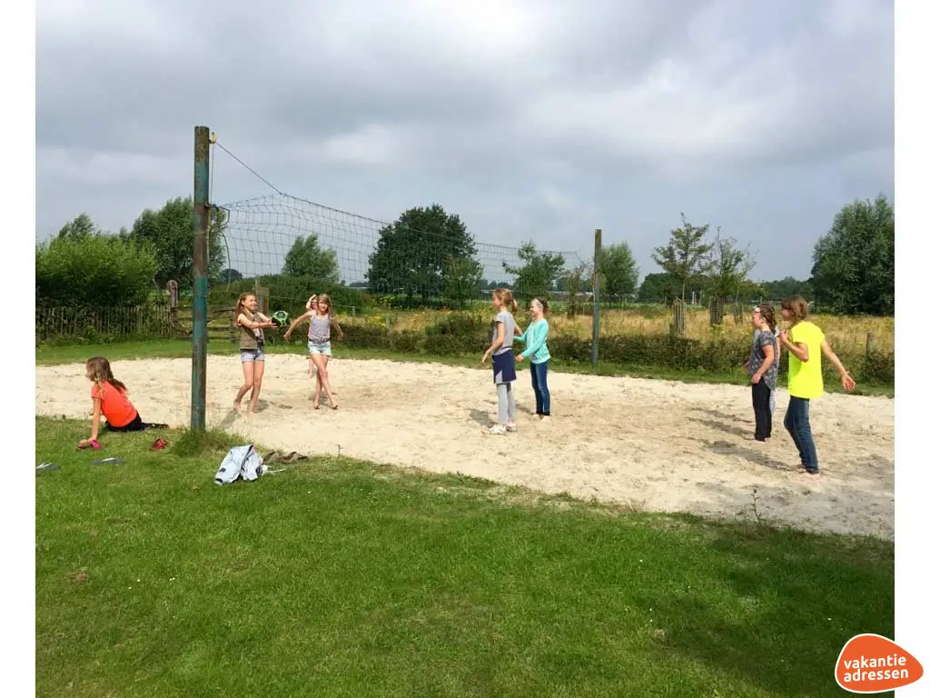 Groepsaccommodatie in Vorstenbosch (Noord-Brabant) voor 20 personen met 6 slaapkamers en 3 badkamers.