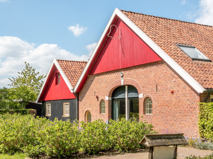Groepsaccommodatie in Aalten (Gelderland) voor 23 personen met 10 slaapkamers en 3 badkamers.