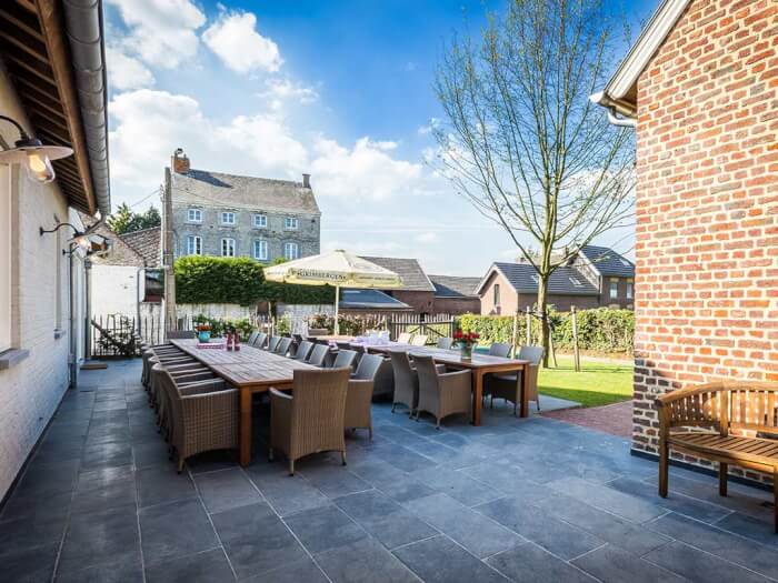 Groepsaccommodatie in Teuven (Limburg) voor 30 personen met 12 slaapkamers en 12 badkamers.