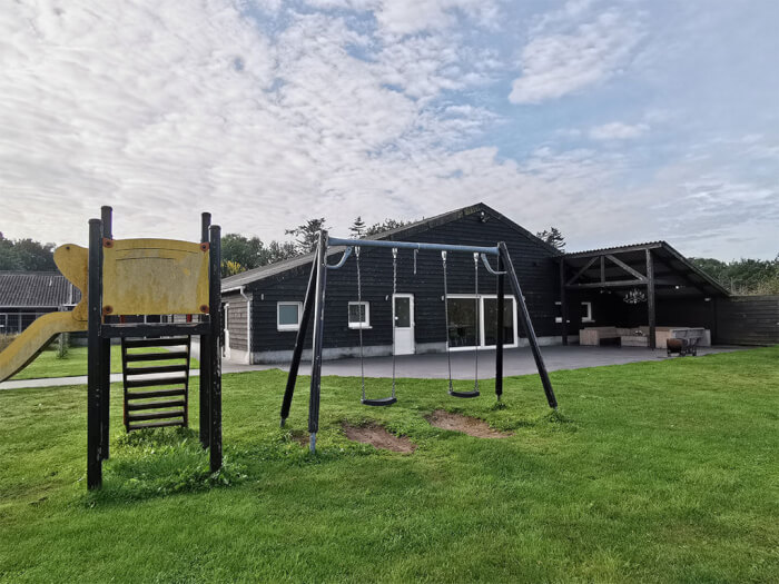 Groepsaccommodatie in Vorstenbosch (Noord-Brabant) voor 36 personen met 6 slaapkamers en 7 badkamers.