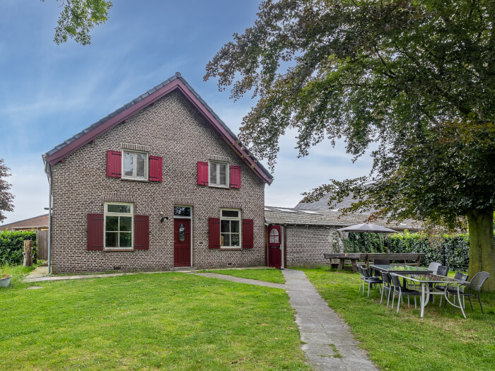 Groepsaccommodatie in Panningen (Limburg) voor 23 personen met 8 slaapkamers en 4 badkamers.