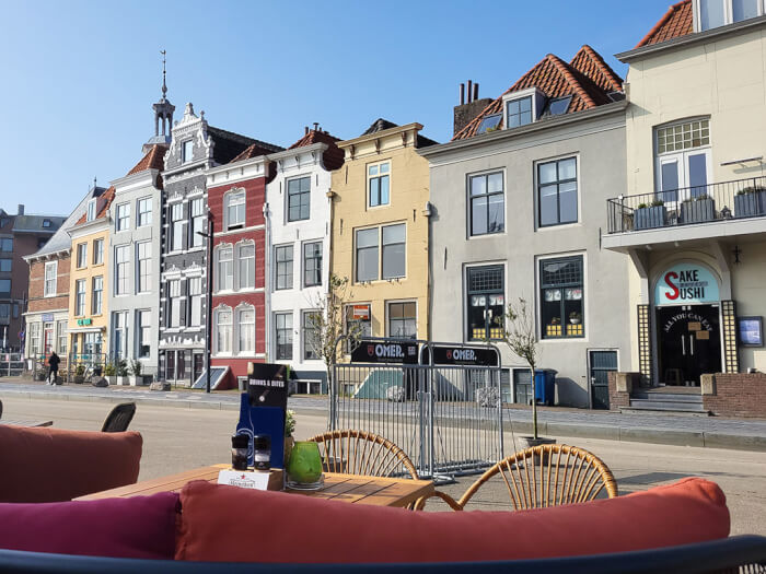 Groepsaccommodatie in Vlissingen (Zeeland) voor 18 personen met 6 slaapkamers en 3 badkamers.