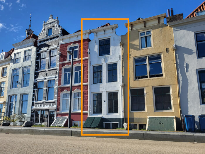 Groepsaccommodatie in Vlissingen (Zeeland) voor 18 personen met 6 slaapkamers en 3 badkamers.