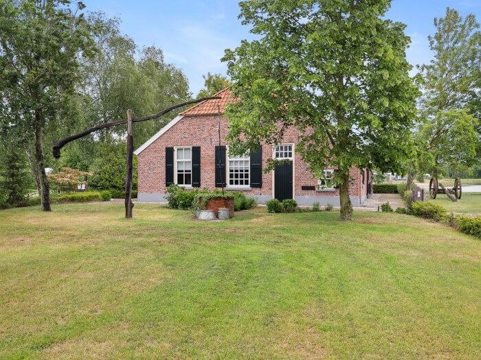 Groepsaccommodatie in Eibergen (Gelderland) voor 14 personen met 5 slaapkamers en 2 badkamers.