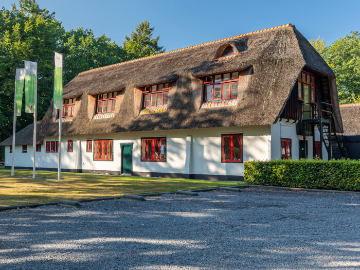 Groepsaccommodatie in Appelscha (Friesland) voor 50 personen met 14 slaapkamers en 6 badkamers.