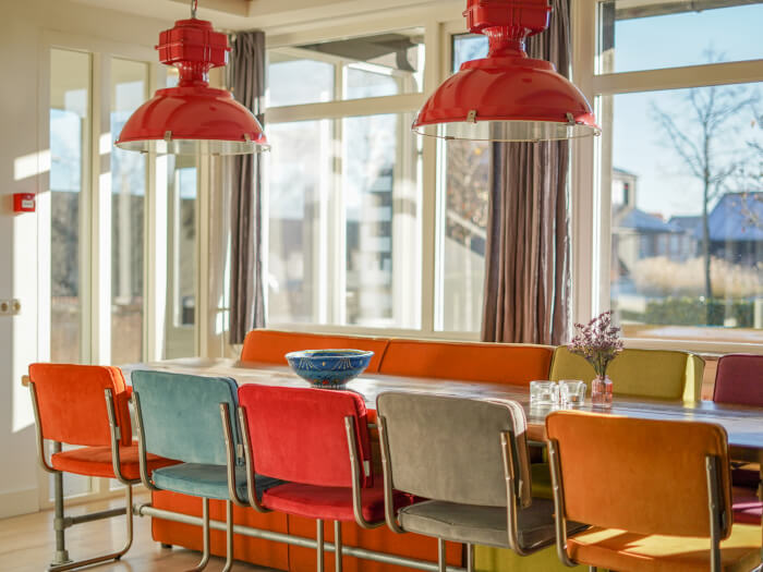 Groepsaccommodatie in Balk (Friesland) voor 20 personen met 8 slaapkamers en 8 badkamers.