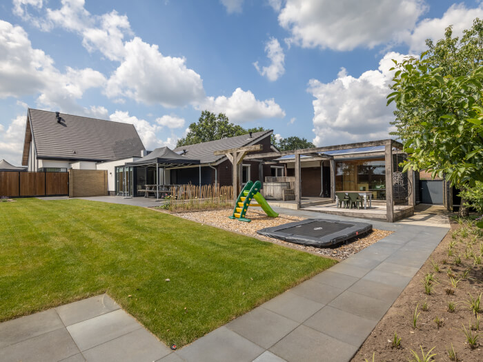 Groepsaccommodatie in Boekel (Noord-Brabant) voor 10 personen met 5 slaapkamers en 4 badkamers.