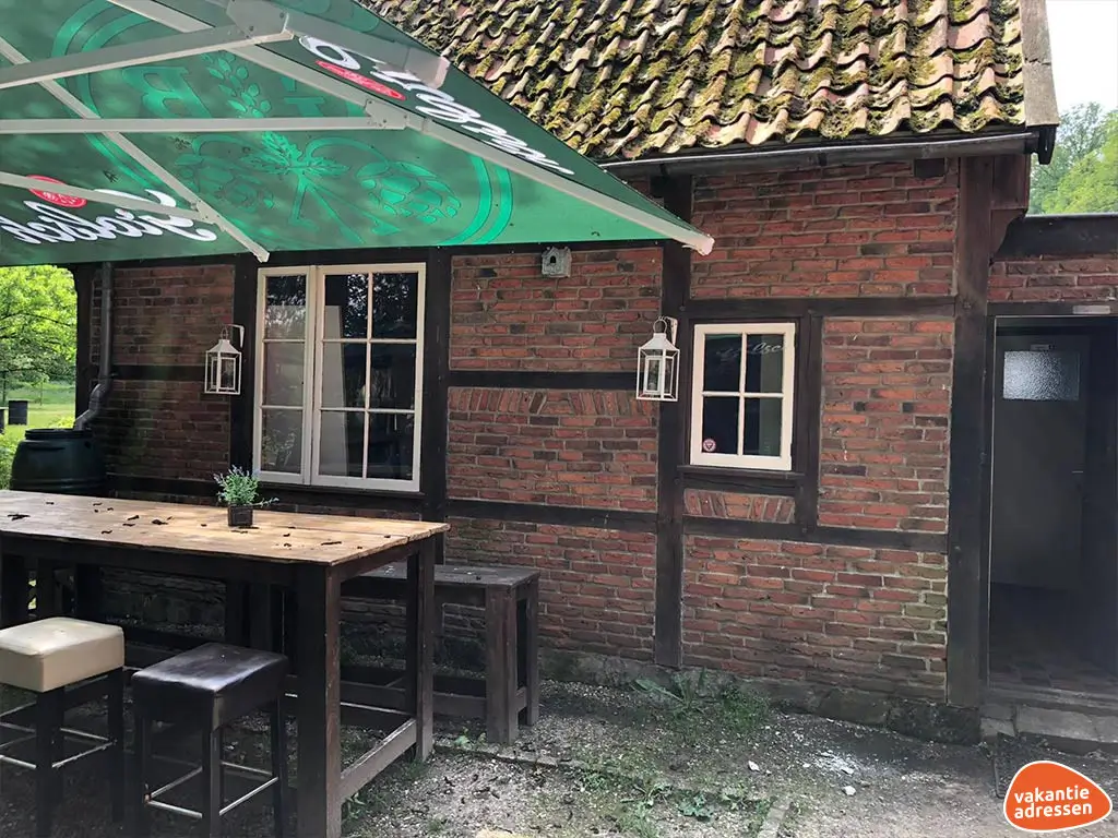 Groepsaccommodatie in Rossum (Overijssel) voor 4 personen met 1 slaapkamers en 1 badkamers.
