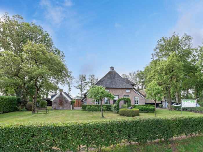 Groepsaccommodatie in Ruinen (Drenthe) voor 16 personen met 6 slaapkamers en 2 badkamers.