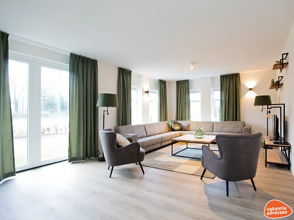Groepsaccommodatie in Voorthuizen (Gelderland) voor 12 personen met 5 slaapkamers en 5 badkamers.