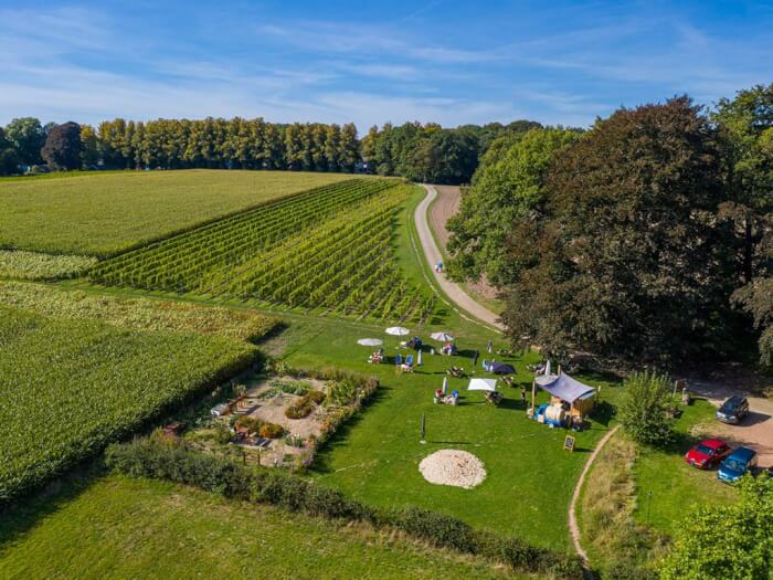 Groepsaccommodatie in Berg en Dal (Gelderland) voor 6 personen met 3 slaapkamers en 1 badkamers.