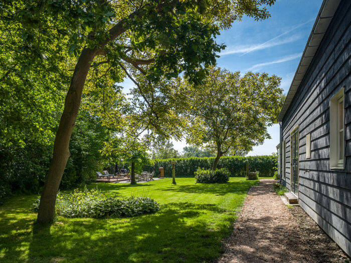 Groepsaccommodatie in Meliskerke (Zeeland) voor 14 personen met 7 slaapkamers en 3 badkamers.