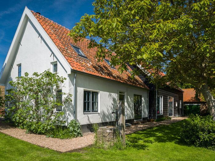Groepsaccommodatie in Meliskerke (Zeeland) voor 14 personen met 7 slaapkamers en 3 badkamers.