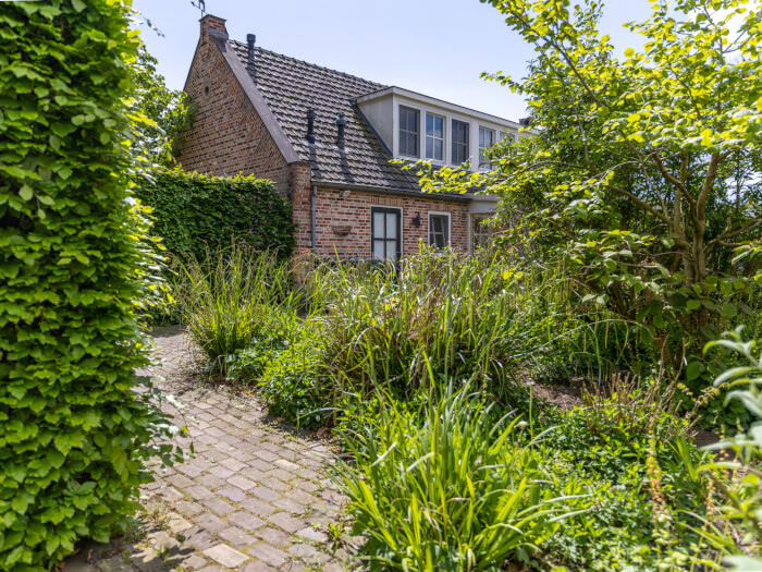 Groepsaccommodatie in Liessel (Noord-Brabant) voor 10 personen met 5 slaapkamers en 5 badkamers.