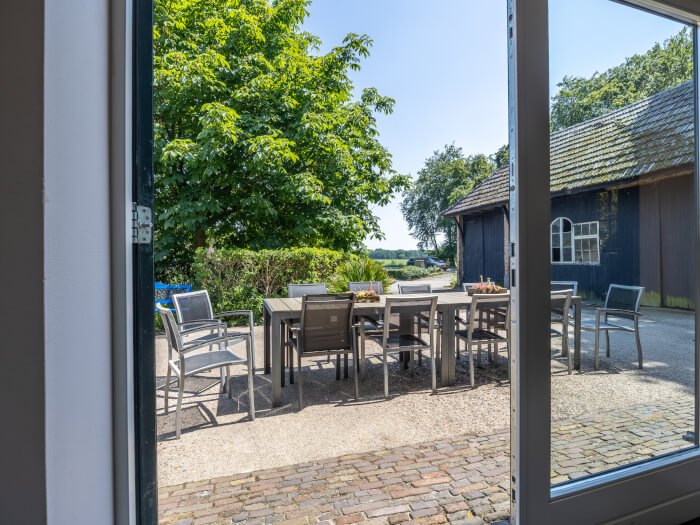 Groepsaccommodatie in Hoevelaken (Gelderland) voor 14 personen met 5 slaapkamers en 5 badkamers.