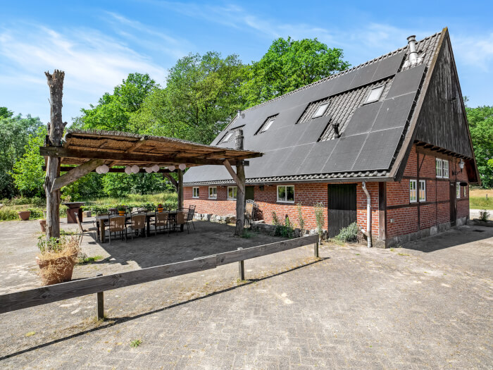 Groepsaccommodatie in Rossum (Overijssel) voor 10 personen met 4 slaapkamers en 4 badkamers.
