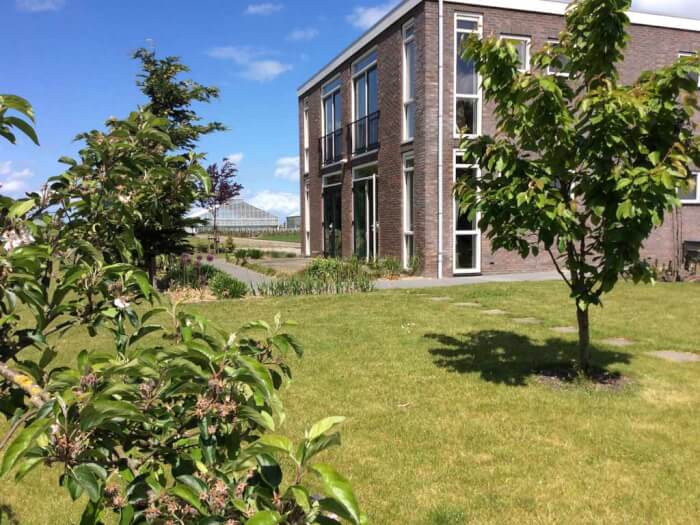 Groepsaccommodatie in Enkhuizen (Noord-Holland) voor 16 personen met 5 slaapkamers en 5 badkamers.