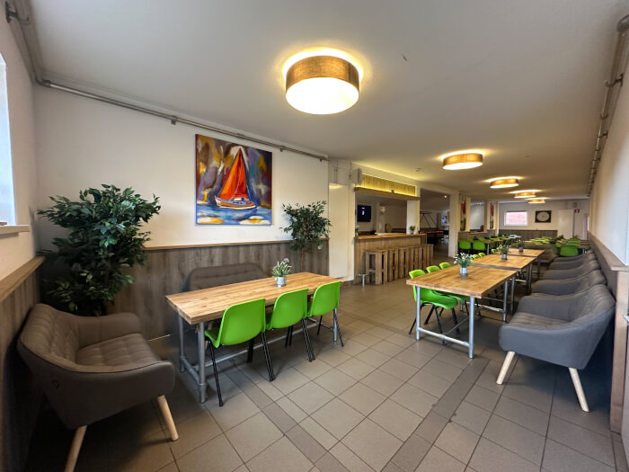 Groepsaccommodatie in Haaksbergen (Overijssel) voor 51 personen met 6 slaapkamers en 7 badkamers.