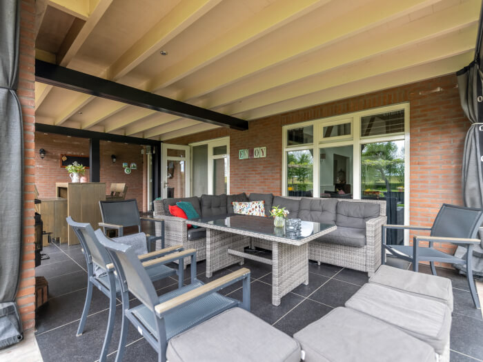Groepsaccommodatie in Megen (Noord-Brabant) voor 12 personen met 5 slaapkamers en 2 badkamers.