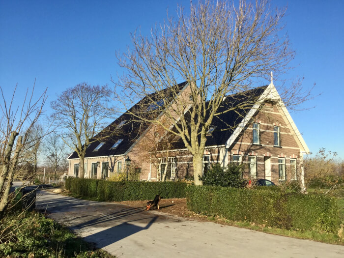 Groepsaccommodatie in Anna Paulowna (Noord-Holland) voor 18 personen met 8 slaapkamers en 8 badkamers.