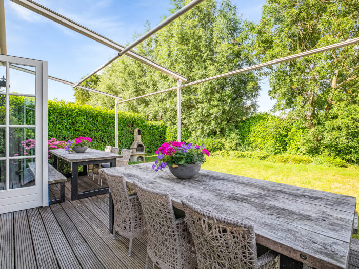 Groepsaccommodatie in Katwoude (Noord-Holland) voor 13 personen met 5 slaapkamers en 5 badkamers.