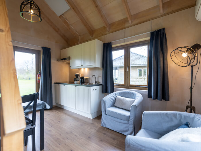 Groepsaccommodatie in Lage Mierde (Noord-Brabant) voor 12 personen met 6 slaapkamers en 5 badkamers.