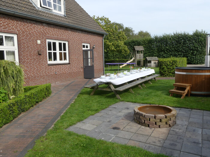 Groepsaccommodatie in Odiliapeel (Noord-Brabant) voor 15 personen met 4 slaapkamers en 3 badkamers.