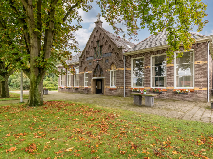 Groepsaccommodatie in Lattrop-Breklenkamp (Overijssel) voor 20 personen met 7 slaapkamers en 7 badkamers.