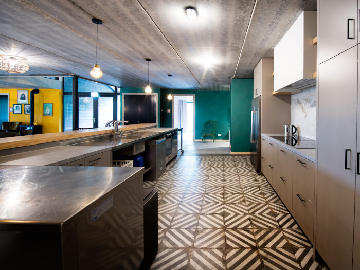 Groepsaccommodatie in Sevenum (Limburg) voor 30 personen met 15 slaapkamers en 15 badkamers.