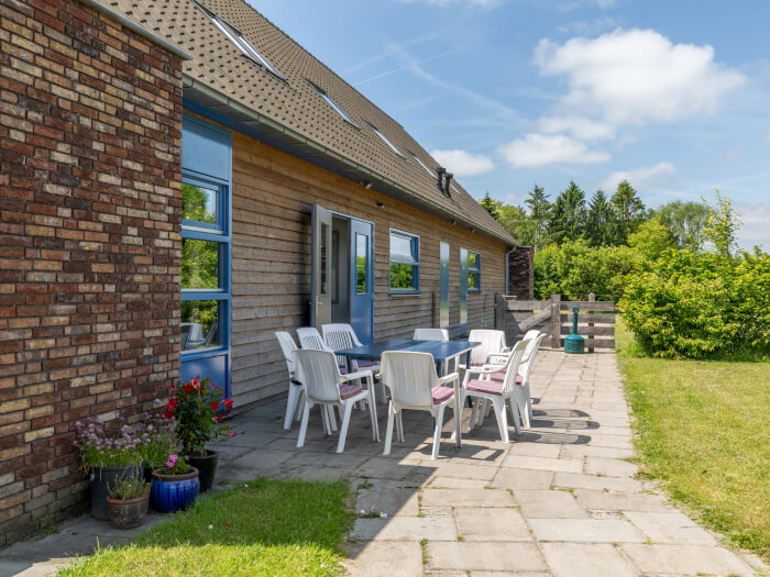 Groepsaccommodatie in Twello (Gelderland) voor 10 personen met 5 slaapkamers en 3 badkamers.