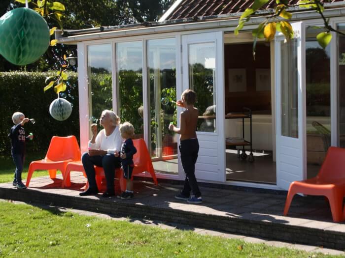 Groepsaccommodatie in Elp (Drenthe) voor 16 personen met 7 slaapkamers en 3 badkamers.