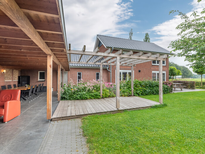 Groepsaccommodatie in Megchelen (Gelderland) voor 10 personen met 4 slaapkamers en 2 badkamers.